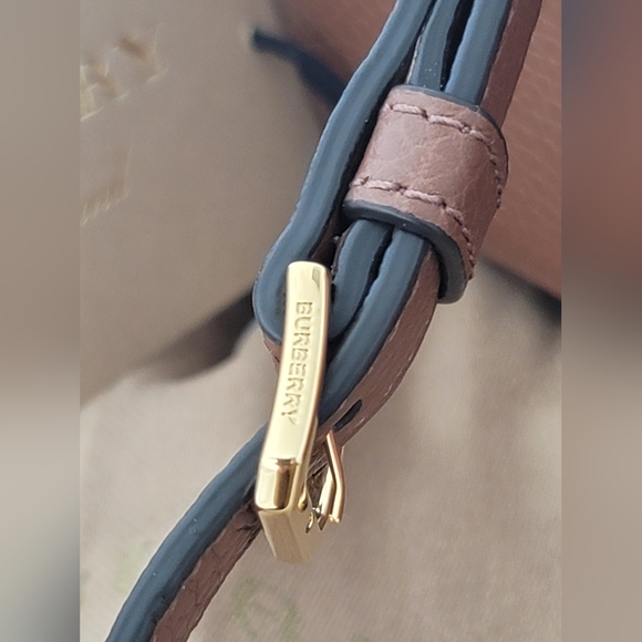 (NWT) Authentic Burberry tan leather elongated crossbosy camera bag - Picture 6 of 12